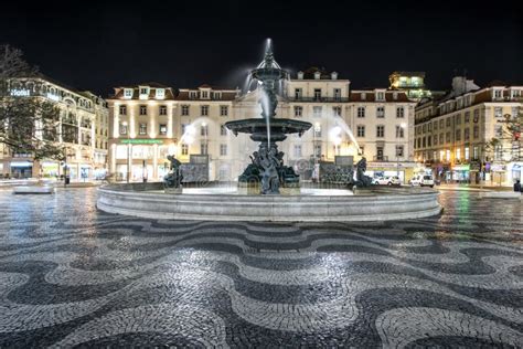 Rossio Square in Lisbon by Night Editorial Photography - Image of rossio, fountain: 106402467