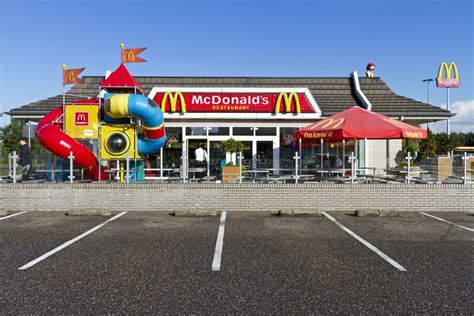 Girl Rescued From McDonald's PlayPlace After Dislocating Knee