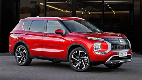 2023 Mitsubishi Outlander plug-in hybrid pricing and features revealed ...