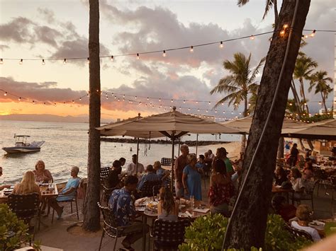 Dinner on Waikiki | Outdoor, Waikiki, Natural landmarks