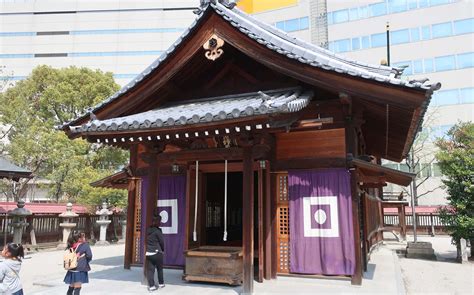 Admiring the Temples in Fukuoka - Up in the Nusair