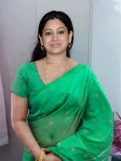 Anjali Menon Hot Saree Photos | Veethi