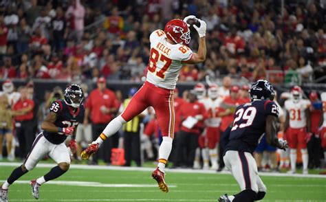 Undefeated Chiefs beat Texans 42-34; Watt breaks left leg | KMYS