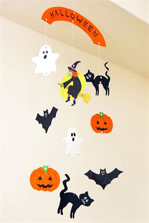 Halloween Mobile | Kids' Crafts | Fun Craft Ideas | FirstPalette.com