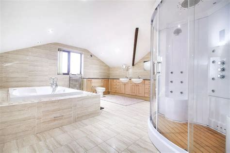 See inside decadent detached five-bedroomed home in Northumberland on the market for £670,000 ...