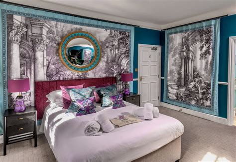 Laurence Llewelyn-Bowen completes revamp of Cotswolds hotel