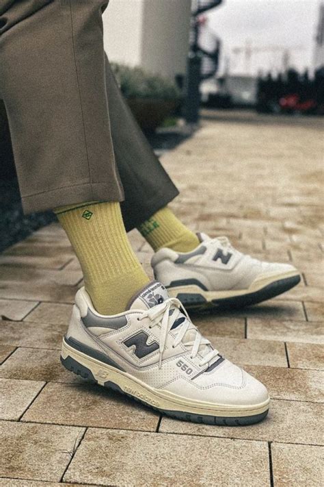 Why the New Balance 550 are the hottest sneakers today? | Scarpe