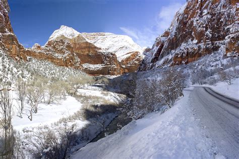 Zion National Park in the Snow | Hiking towards the Grotto f… | Flickr