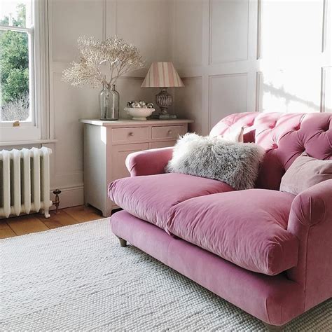10+ Pink Furniture Living Room – HomeDecorish