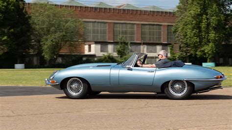 Electrogenic electric drive with 160 hp in the Jaguar E-Type!