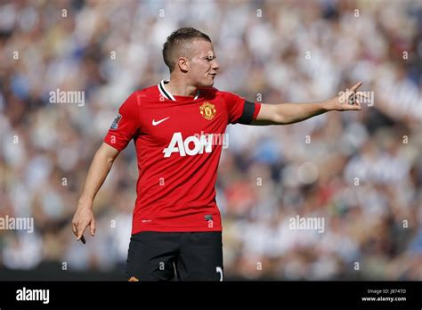 TOM CLEVERLEY MANCHESTER UNITED FC MANCHESTER UNITED FC THE HAWTHORNS ...