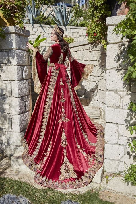 Ottoman Red Kaftan Set - Turkish Traditional Clothes - Kaftan Online | Hochzeit, Henna abend ...