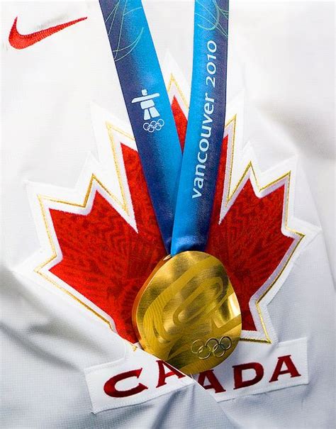 Jonathan Toews' Olympic Gold Medal (Source: itschrisevans || Tumblr) | Team canada hockey, Team ...