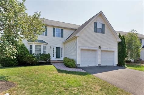 7 Villa Dr, Bridgewater, NJ 08807 | realtor.com®