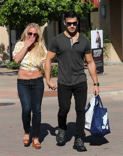 BRITNEY SPEARS Out Shopping at The Gap in Camarillo 05/17/2019 – HawtCelebs