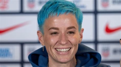 Megan Rapinoe Announces Retirement With Sweet Message to Her Younger ...