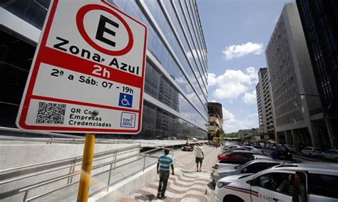 BOLSÕES DE ESTACIONAMENTO ZONA AZUL NA ORLA SÃO FECHADOS - Bahia Economica