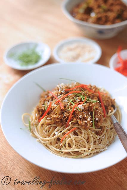 Spaghetti Rendang Bolognese | travellingfoodies