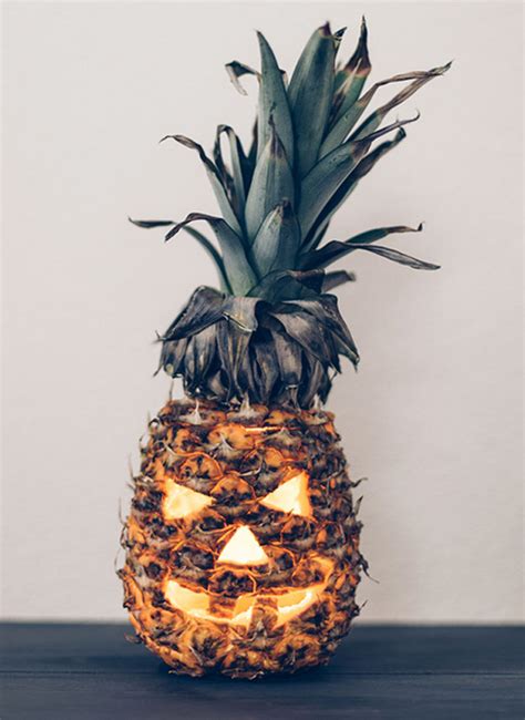 People Are Carving Pineapples For This Halloween, And They Look Pretty ...