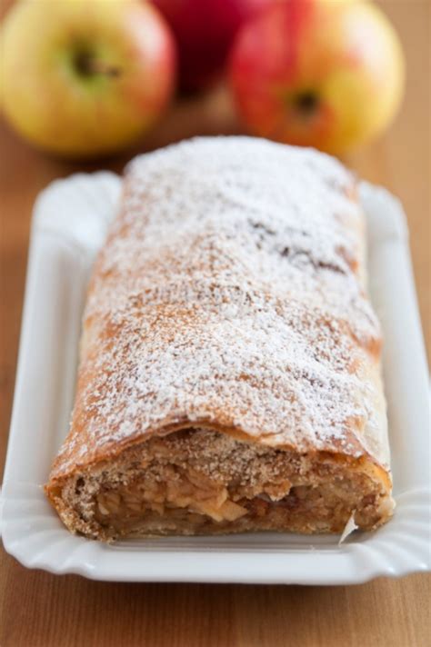 How to make an Authentic Austrian Apple Strudel from scratch