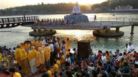 Ganga Aarti (devotional fire ritual) at Parmarth Niketan Ashram