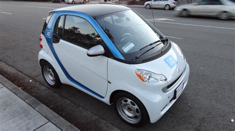 Days After BMW's ReachNow Entered Seattle, a Car2Go smart Was Found Tipped Over - autoevolution