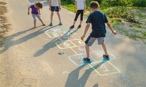 Juego de la Rayuela. Cómo jugar con los niños