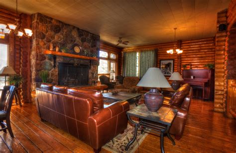 Overlander Mountain Lodge (Jasper East, Alberta) - Resort Reviews ...