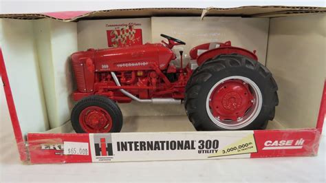 IH 300 Utility Tractor 1:16 - Bodnarus Auctioneering