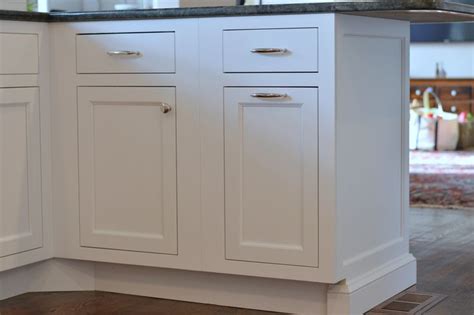 Kitchen Cabinet Baseboard Ideas - cursodeingles-elena