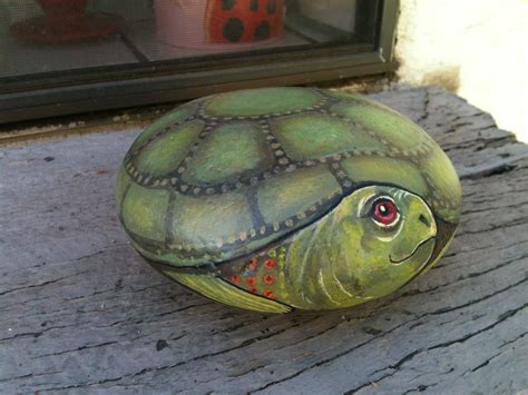 Turtle painted on a rock makes a nice gift | Turtle rock, Turtle painting, Rock crafts