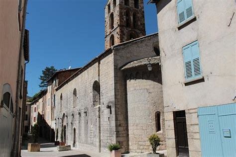 Castellane France travel and tourism, attractions and sightseeing and ...