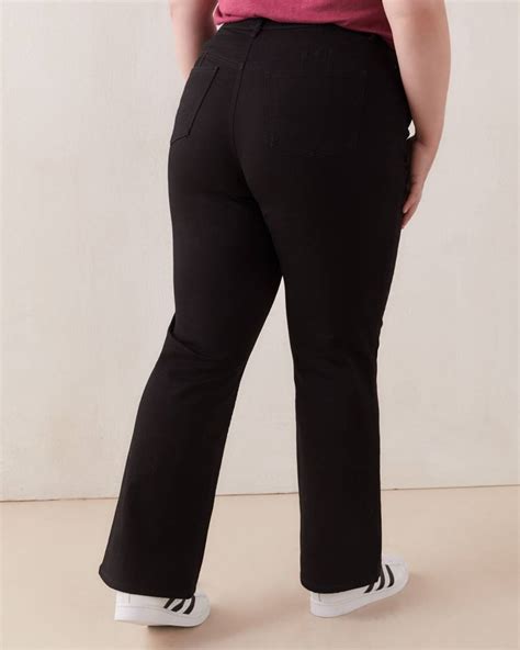 Petite, Curvy Fit Bootcut Leg Jeans - d/C Jeans | Penningtons