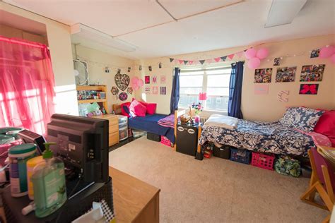 Bright, colorful dorm room at the University of New Hampshire | Dorm room colors, Dorm sweet ...