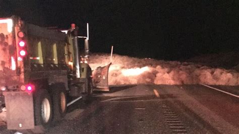 Drivers trapped by piles of tumbleweed up to 30ft high in Washington state | US News | Sky News