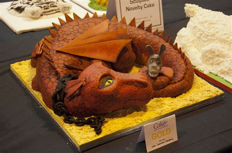 Dragon & Donkey Cake (Shrek) | Shrek cake, Dragon birthday cakes, Cake