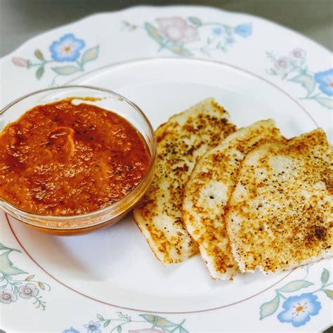 Uttapam with Tomato Chutney - Zayka Ka Tadka