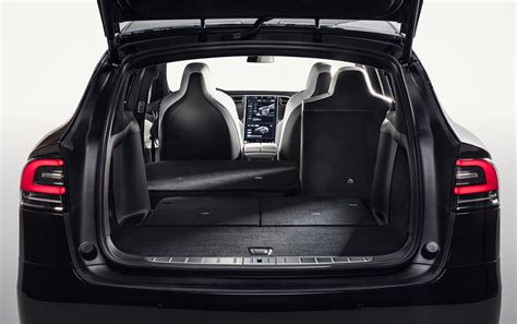 Tesla Model X in 7-seat configuration finally gets fold-flat 2nd row seats [Video]