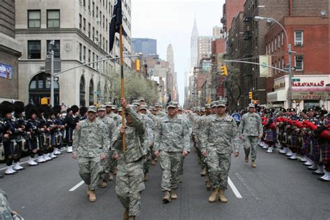 New York Guard members continue tradition of leading N.Y. St. Patrick's ...