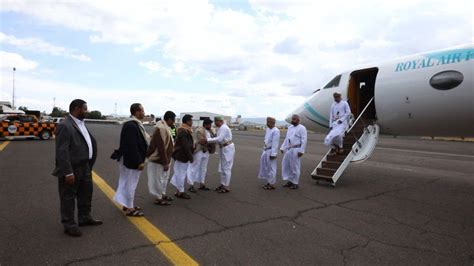 Omani delegation arrives at Sana’a Airport | Al-Thawra Net