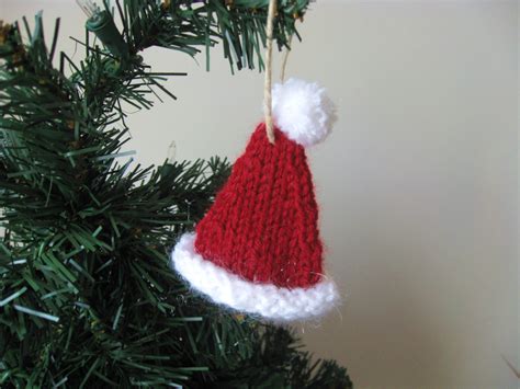 Family Crafts and Recipes: Knitted Christmas Ornaments- Free Pattern ...