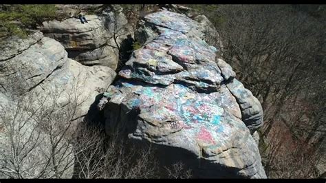 graffiti rock Berea Ky - YouTube