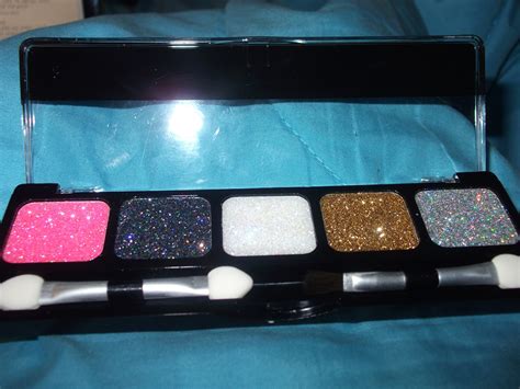 The Alleyway - a makeup & beauty blog: NYX Glitter Cream Palette in Paradise - Swatches