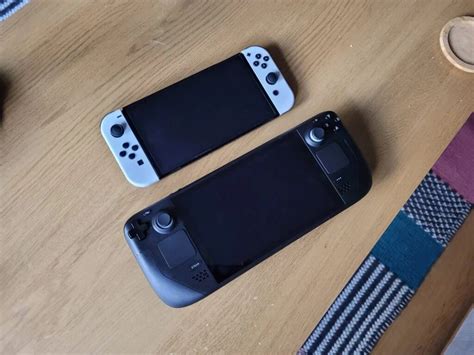 Steam Deck vs Nintendo Switch: How do they compare? (2022)