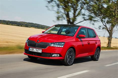 Vem aí um novo Skoda Fabia e vai continuar a ter carrinha