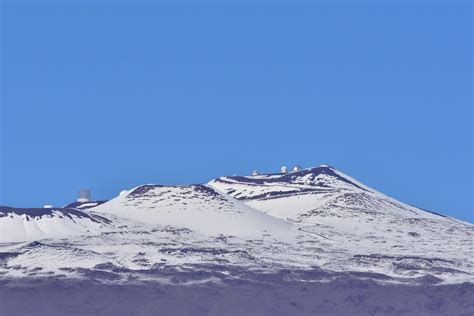 Mauna Kea summit and observatory covered in snow. | Taken fr… | Flickr