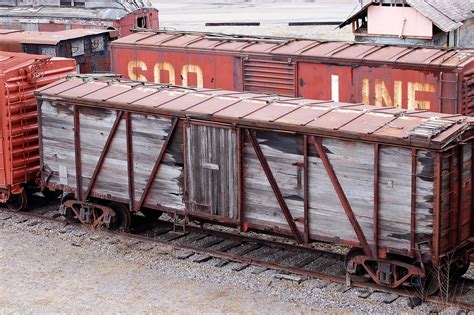 Friday Photo – Railroad Freight Cars | streets.mn