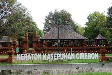 Keraton Kasepuhan Cirebon Tiket & Keunikan - Desember 2024