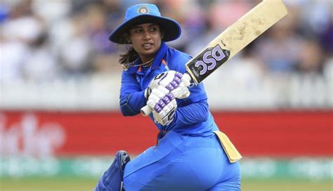 The Good Looks Of These Female Cricketers Will Blow Your Mind - lifeberrys.com