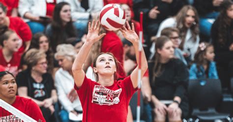 Nebraska volleyball setter battle heating up between Orr and Reilly